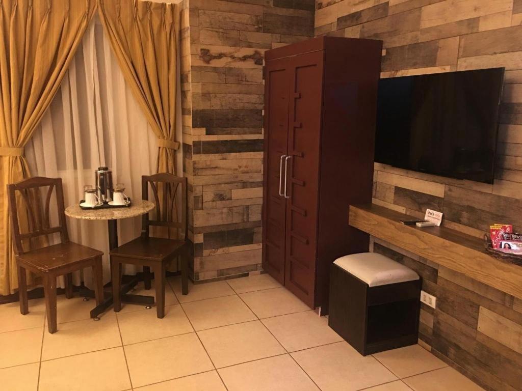 Hotel Nicanor Dumaguete City Zewnętrze zdjęcie