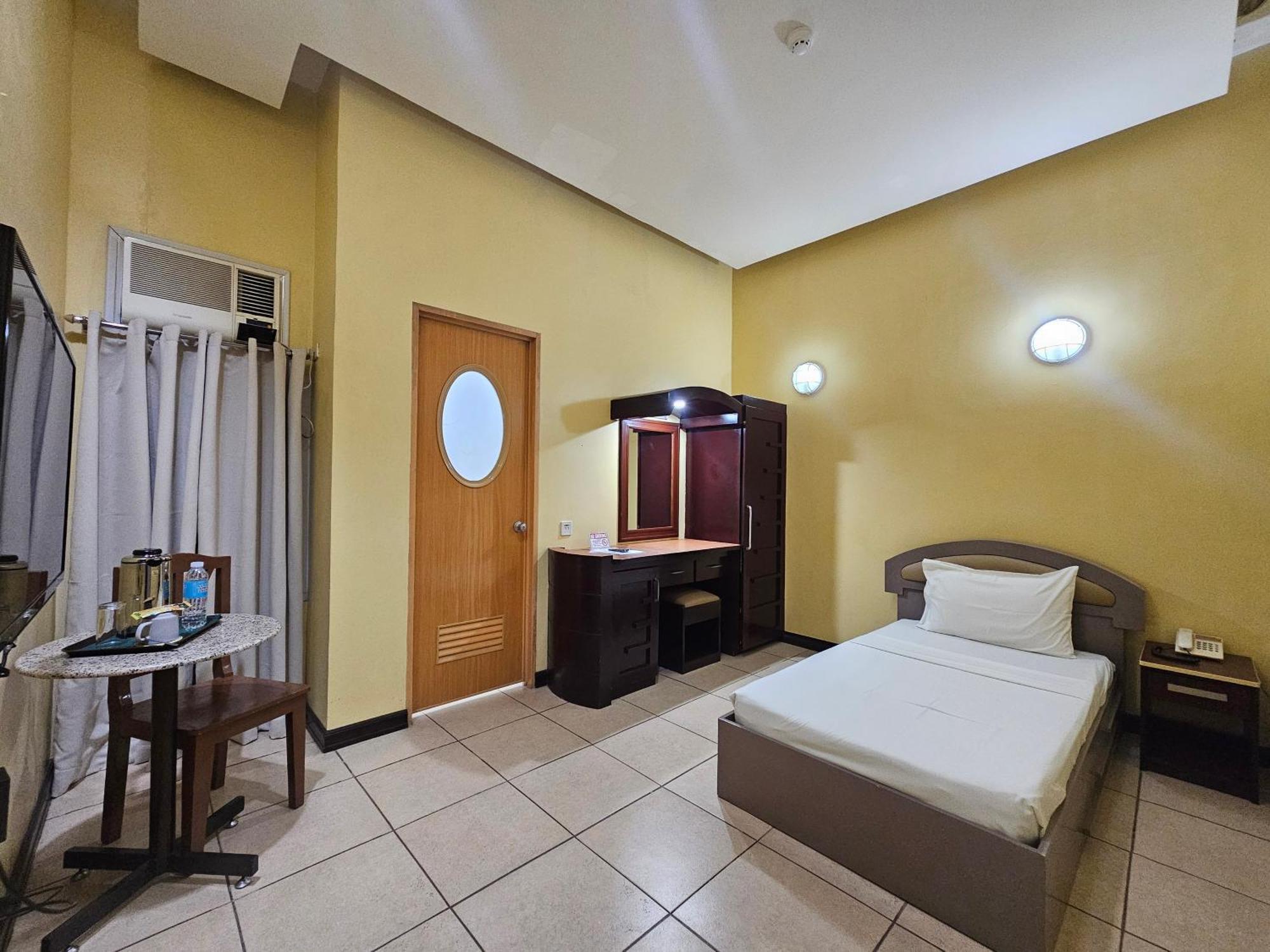 Hotel Nicanor Dumaguete City Zewnętrze zdjęcie